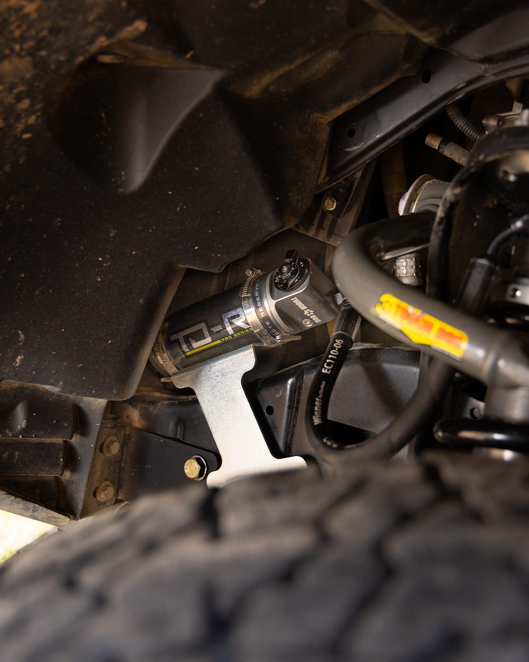 Tough Dog Remote Reservoir Front Struts 300 Series Toyota LandCruiser