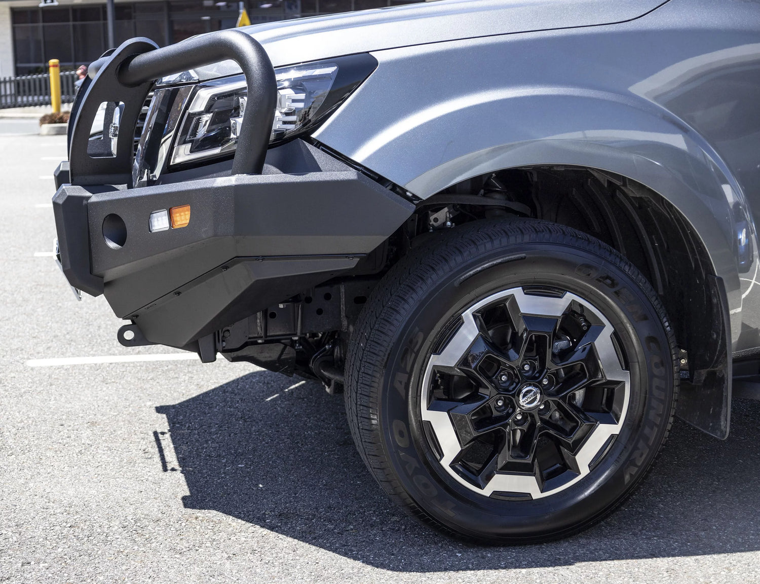 EFS STOCKMAN BULL BAR NISSAN NAVARA NP300 2020+