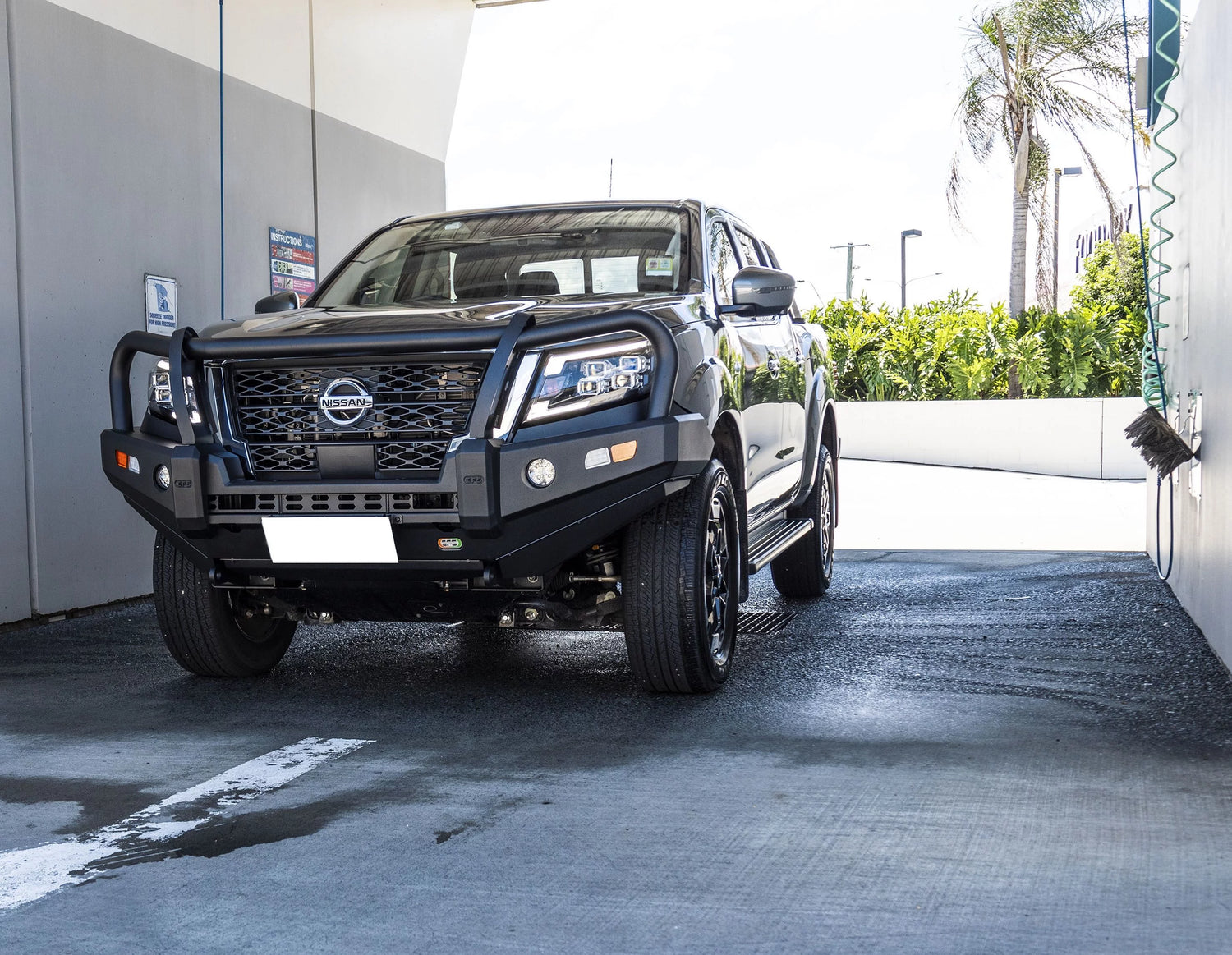 EFS STOCKMAN BULL BAR NISSAN NAVARA NP300 2020+