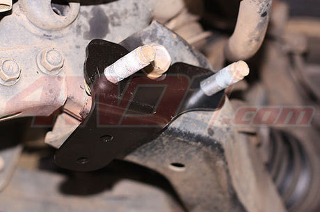 TORSION BAR RE-ENFORCEMENT BRACKET TOYOTA LANDCRUISER 100 SERIES IFS